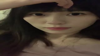 2048.cc 高颜值清纯美少女「果果」福利私人定制，洁白无暇的酮体露脸反差手扣嫩穴自慰 (1)