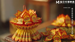 Góa phụ bị đụ mạnh vào lồn trước những bức ảnh ngoại tình trong tang lễ