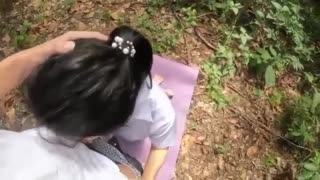 "Siêu phẩm public trong rừng với em học sinh áo dài trắng, full clip 7p cùng em n"