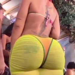 Chinese Kitty vs India Love Joi