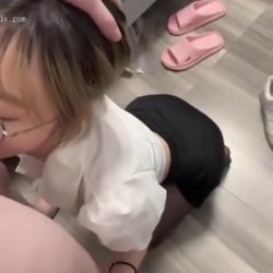 Pretty Chinese Girls Blowjob