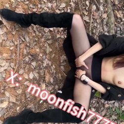 #114: Exhibitionist Walk trough the Chinese Woods