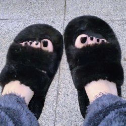I Pay Chinese Student for showing her sexy feet