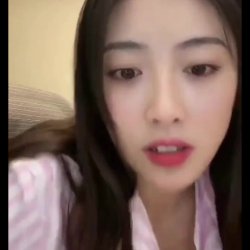 chinese streamer got nips exposed while reading comments