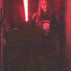 Descobrindo a Bucetinha peluda da Thais graças a edição