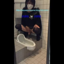crossdresser-ɏuna - "you like pee?" 🌈 [日本語 trap toilet slut] 女装yunaナが公衆トイレで放尿