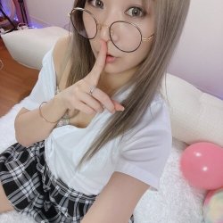 Asian OF PH is it An Xueer or Vivienne Japan Capital d14ry