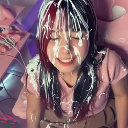 Japeruana llena de semen